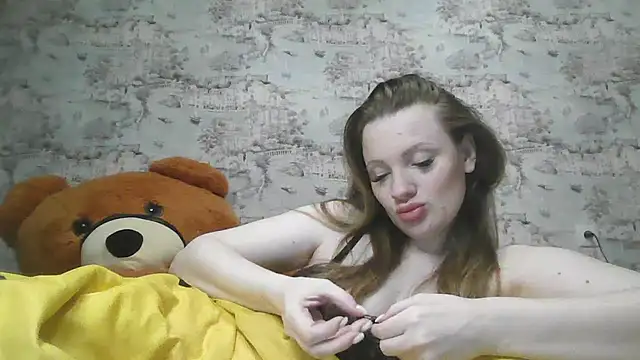 Snapshot of Eveline_May chatting on 03-19-25, 08:54 Eveline May online show from 03-19-25, 08:54