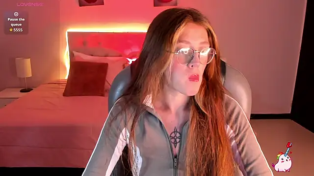 Emily Warren  online show from 02-20-26, 08:20