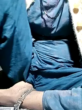 Snapshot of Anitabhabi_2 chatting on 11-20-25, 04:01 Anitabhabi 2 online show from 11-20-25, 04:01