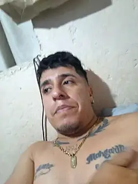 Snapshot of frankli2681 chatting on 02-25-25, 06:03 frankli2681 online show from 02-25-25, 06:03