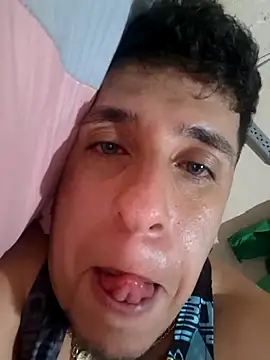 Snapshot of frankli2681 chatting on 02-26-25, 04:58 frankli2681 online show from 02-26-25, 04:58