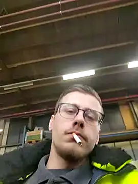 Snapshot of luckyluuk25 chatting on 02-25-25, 01:17 luckyluuk25 online show from 02-25-25, 01:17