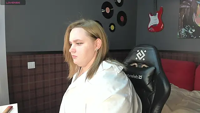 Amy Hall online show from 03-18-25, 12:36