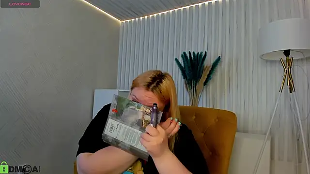 Amy Hall online show from 09-14-25, 01:27