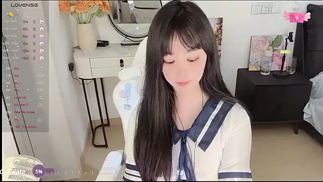 Snapshot of Milla-z chatting on 03-22-25, 11:53 Milla-z online show from 03-22-25, 11:53