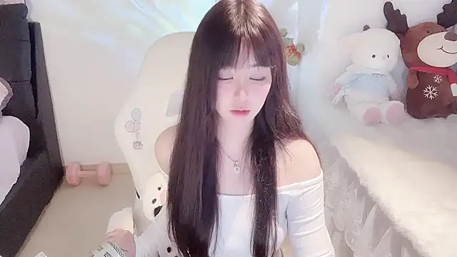 Snapshot of Milla-z chatting on 09-10-25, 08:14 Milla-z online show from 09-10-25, 08:14