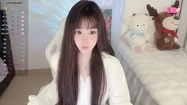 Snapshot of Milla-z chatting on 10-02-25, 11:06 Milla-z online show from 10-02-25, 11:06