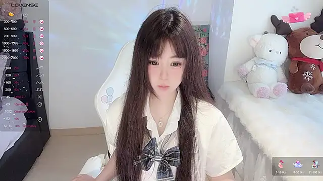 Snapshot of Milla-z chatting on 10-17-25, 08:28 Milla-z online show from 10-17-25, 08:28