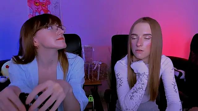 doll vey online show from 12-22-25, 02:08