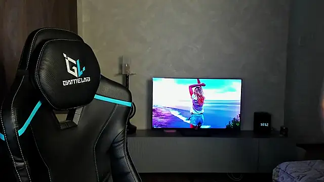 TravisRevas online show from 03-08-25, 03:13