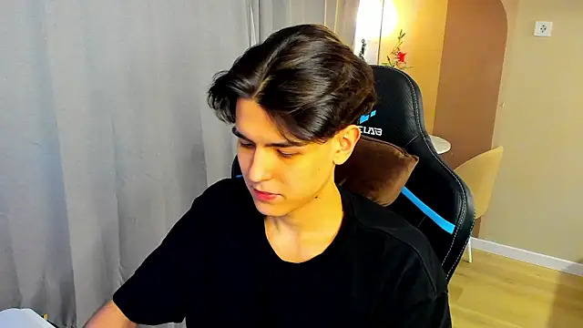 TravisRevas online show from 12-19-25, 05:20