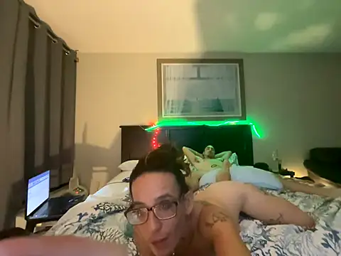 Snapshot of JerseyGem chatting on 10-05-25, 10:57 JerseyGem online show from 10-05-25, 10:57