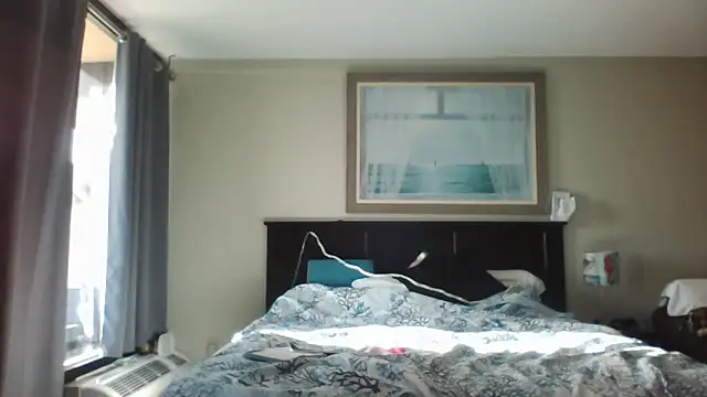 Snapshot of JerseyGem chatting on 10-08-25, 09:56 JerseyGem online show from 10-08-25, 09:56