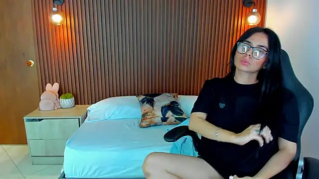 zakia23  online show from 03-11-25, 04:18