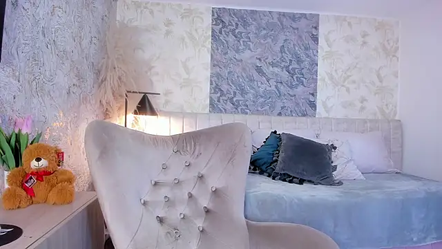 Liannaa  online show from 11-07-25, 07:36