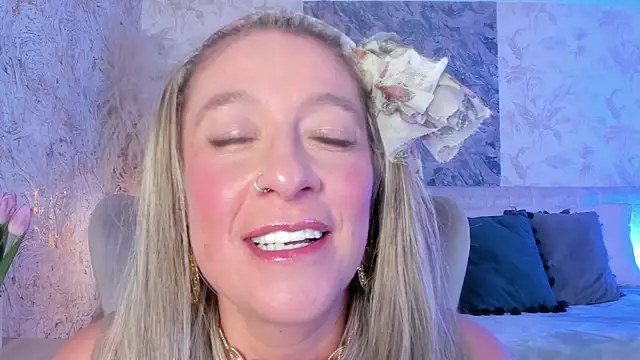 Liannaa  online show from 11-26-25, 05:58