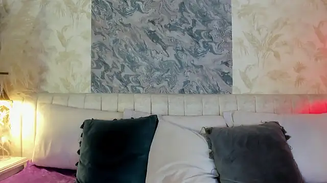 Arianaa collins online show from 01-13-26, 11:48