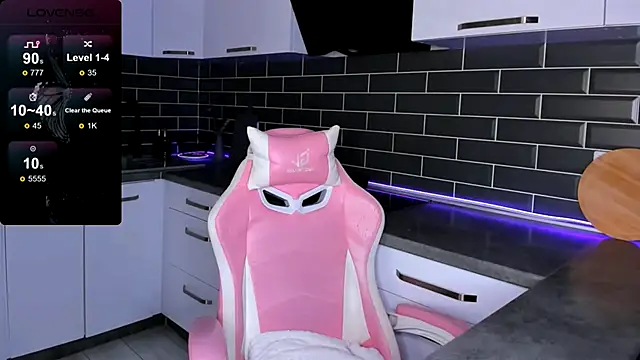 Snapshot of ShaiyaMinn3 chatting on 10-11-25, 06:06 ShaiyaMinn3 online show from 10-11-25, 06:06