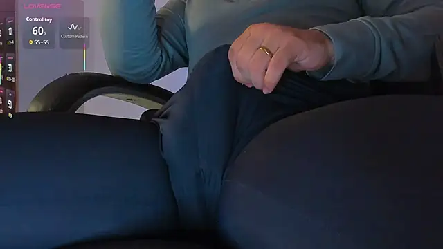 Snapshot of MxsterJohn chatting on 03-24-26, 03:33 MxsterJohn online show from 03-24-26, 03:33