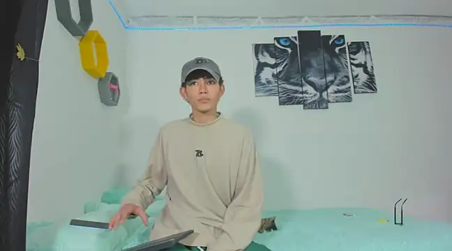 Maxxi hot23 online show from 03-02-25, 07:02