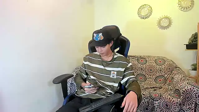 Maxxi hot23 online show from 09-11-25, 07:58