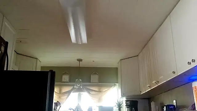 Snapshot of wetnwildforyou chatting on 09-09-25, 03:33 wetnwildforyou online show from 09-09-25, 03:33