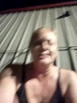 Snapshot of wetnwildforyou chatting on 09-10-25, 03:50 wetnwildforyou online show from 09-10-25, 03:50