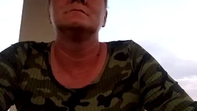 Snapshot of wetnwildforyou chatting on 09-11-25, 11:38 wetnwildforyou online show from 09-11-25, 11:38