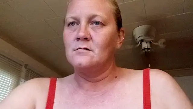 Snapshot of wetnwildforyou chatting on 09-18-25, 09:39 wetnwildforyou online show from 09-18-25, 09:39