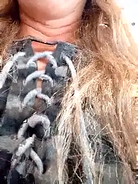 Snapshot of wetnwildforyou chatting on 09-20-25, 04:52 wetnwildforyou online show from 09-20-25, 04:52