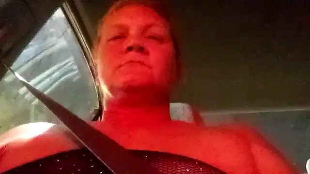 Snapshot of wetnwildforyou chatting on 09-21-25, 05:09 wetnwildforyou online show from 09-21-25, 05:09