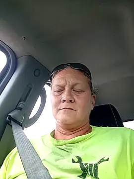 Snapshot of wetnwildforyou chatting on 09-22-25, 04:09 wetnwildforyou online show from 09-22-25, 04:09