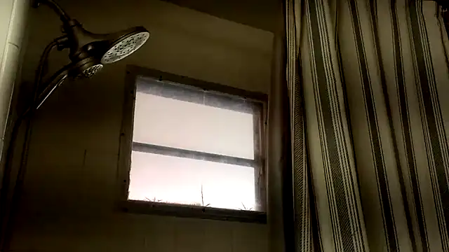 Snapshot of wetnwildforyou chatting on 09-23-25, 08:01 wetnwildforyou online show from 09-23-25, 08:01