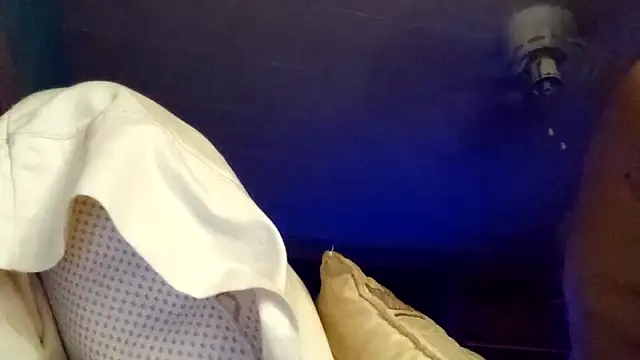 Snapshot of wetnwildforyou chatting on 09-28-25, 04:29 wetnwildforyou online show from 09-28-25, 04:29