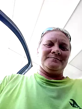 Snapshot of wetnwildforyou chatting on 10-06-25, 06:49 wetnwildforyou online show from 10-06-25, 06:49