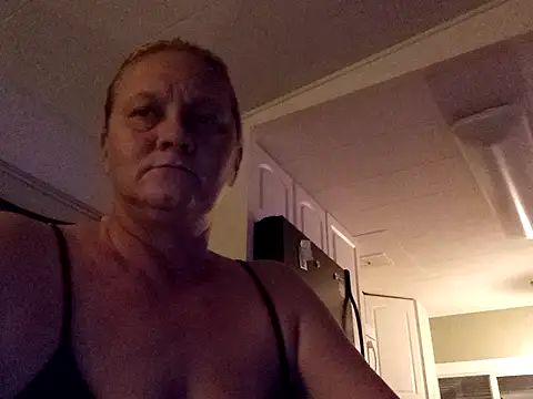 Snapshot of wetnwildforyou chatting on 10-12-25, 12:42 wetnwildforyou online show from 10-12-25, 12:42