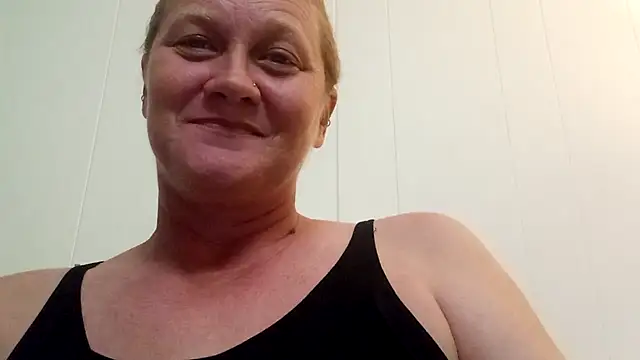 Snapshot of wetnwildforyou chatting on 10-13-25, 02:00 wetnwildforyou online show from 10-13-25, 02:00