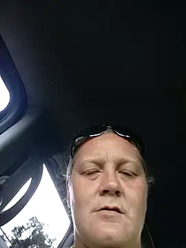 Snapshot of wetnwildforyou chatting on 10-16-25, 10:44 wetnwildforyou online show from 10-16-25, 10:44