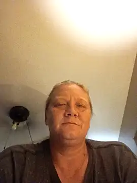 Snapshot of wetnwildforyou chatting on 10-20-25, 02:50 wetnwildforyou online show from 10-20-25, 02:50