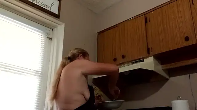 Snapshot of wetnwildforyou chatting on 11-02-25, 06:43 wetnwildforyou online show from 11-02-25, 06:43