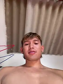 Snapshot of Babyalienqm chatting on 02-14-26, 02:47 Babyalienqm online show from 02-14-26, 02:47