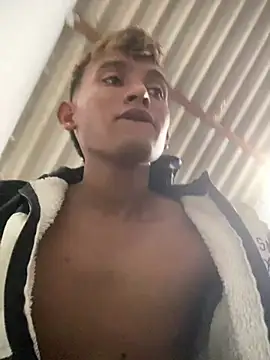 Snapshot of Babyalienqm chatting on 02-18-26, 01:23 Babyalienqm online show from 02-18-26, 01:23