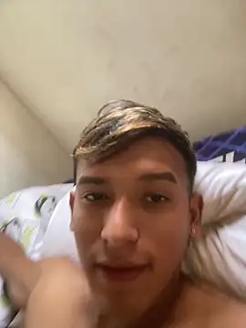 Snapshot of Babyalienqm chatting on 03-19-26, 07:18 Babyalienqm online show from 03-19-26, 07:18