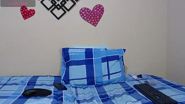 Snapshot of angeldreams_15 chatting on 03-13-25, 12:37 angeldreams 15 online show from 03-13-25, 12:37