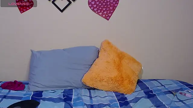 Snapshot of angeldreams_15 chatting on 03-22-25, 10:26 angeldreams 15 online show from 03-22-25, 10:26