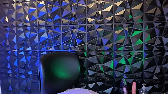 Snapshot of angeldreams_15 chatting on 02-11-26, 06:24 angeldreams 15 online show from 02-11-26, 06:24