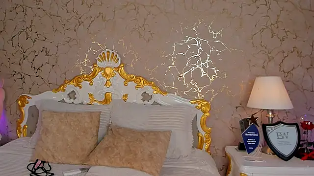 Snapshot of ScarlettWallace chatting on 03-19-25, 11:25 ScarlettWallace online show from 03-19-25, 11:25