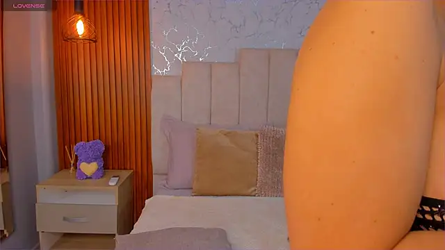 Snapshot of ScarlettWallace chatting on 09-20-25, 04:19 ScarlettWallace online show from 09-20-25, 04:19