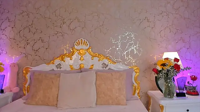 Snapshot of ScarlettWallace chatting on 09-25-25, 12:25 ScarlettWallace online show from 09-25-25, 12:25