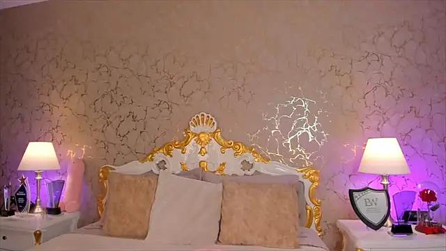 Snapshot of ScarlettWallace chatting on 10-15-25, 05:35 ScarlettWallace online show from 10-15-25, 05:35